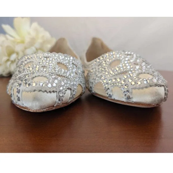 Badgley Mischka GORGEOUS Gigi Crystal Pointed Toe Ivory Flats-10 - Picture 5 of 10